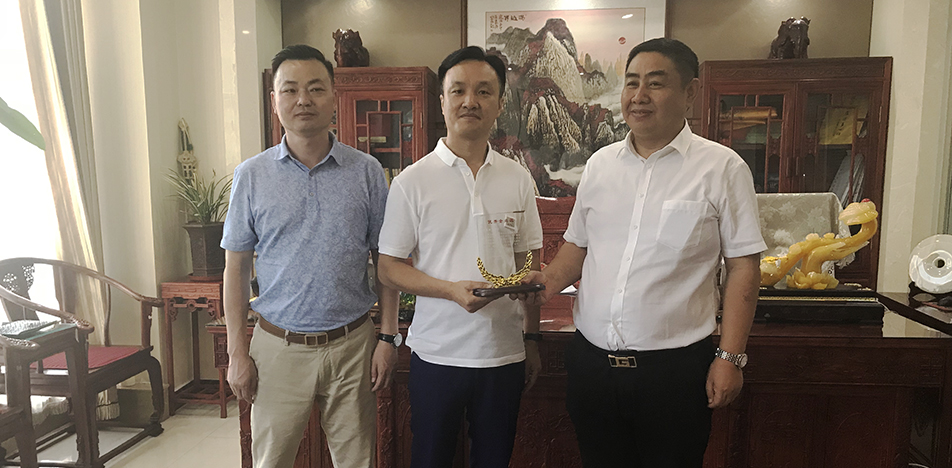 山西省徽商商会储会长一行，莅临集团参观指导